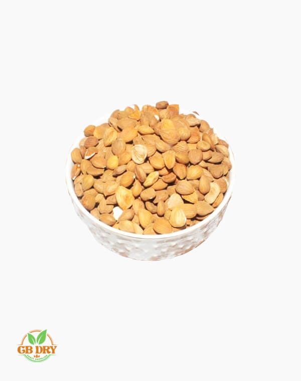 Sweet apricot kernels (seeds)