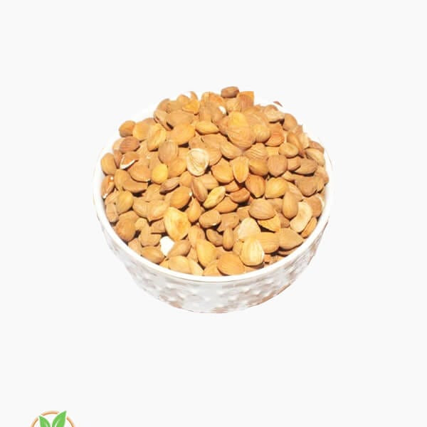 Sweet apricot kernels (seeds)