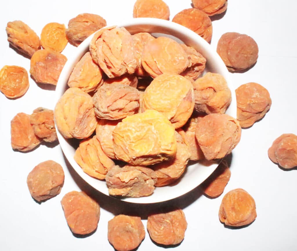 Gilgit Baltistan Dried Apricots With Sulphar http//gbryfruitsupplier.pk